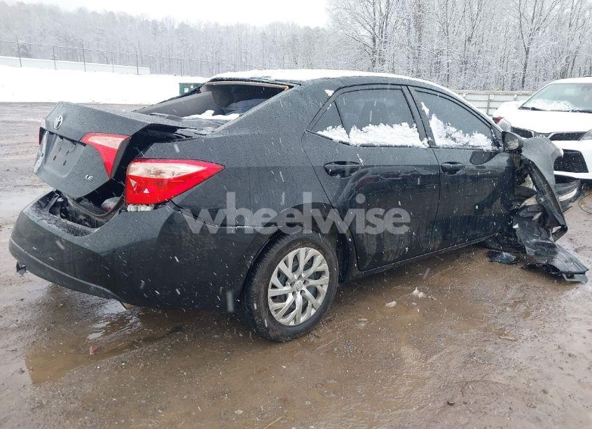 Photo 4 of 2019 Toyota Corolla LE (VIN 2T1BURHE4KC143799)