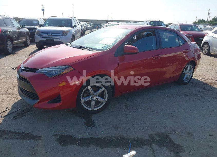 Photo 2 of 2019 Toyota Corolla LE (VIN 2T1BURHE4KC152809)