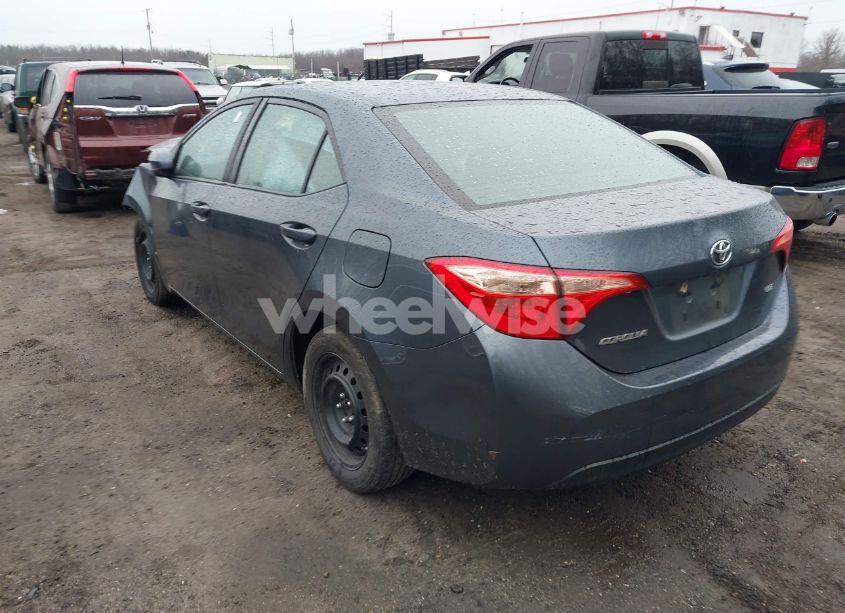 Photo 3 of 2019 Toyota Corolla LE (VIN 2T1BURHE4KC152874)