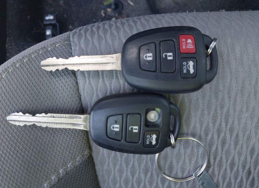 Photo 11 of 2019 Toyota Corolla LE (VIN 2T1BURHE4KC155922)