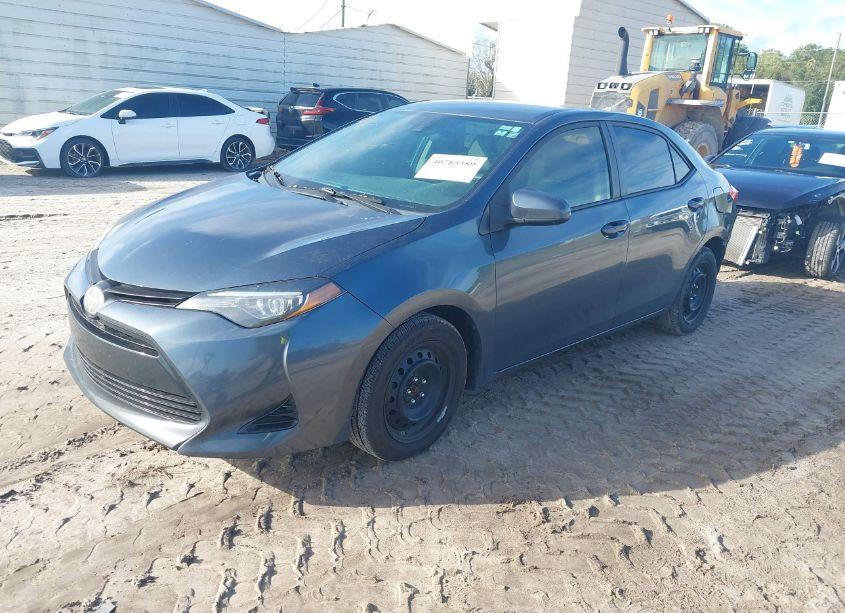 Photo 2 of 2019 Toyota Corolla LE (VIN 2T1BURHE4KC155922)