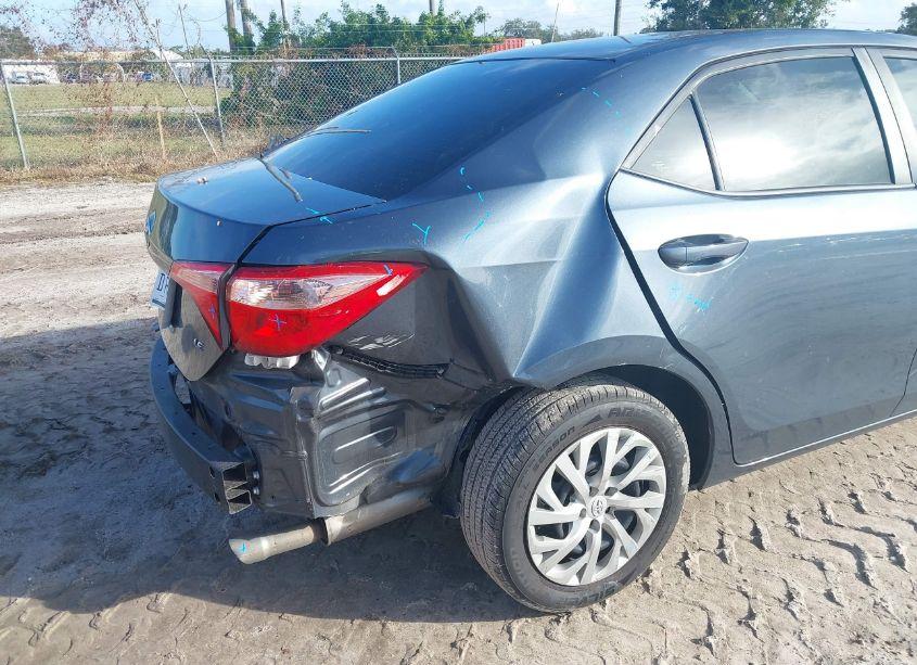 Photo 6 of 2019 Toyota Corolla LE (VIN 2T1BURHE4KC155922)