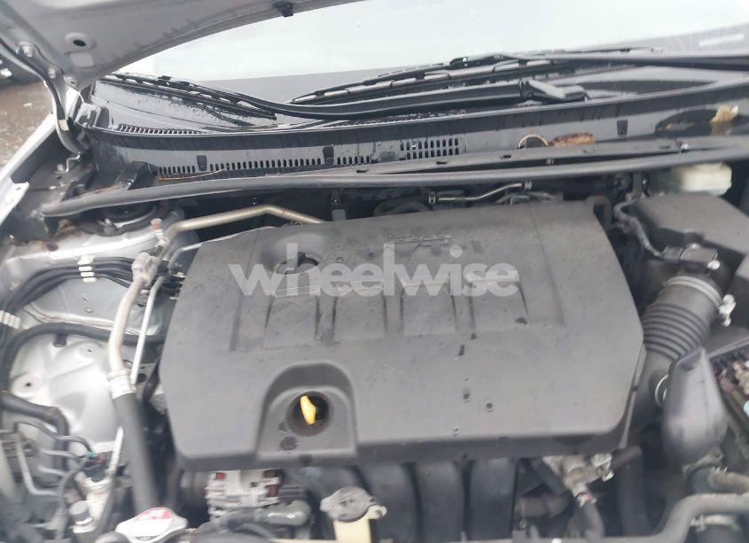 Photo 10 of 2019 Toyota Corolla LE (VIN 2T1BURHE4KC180397)