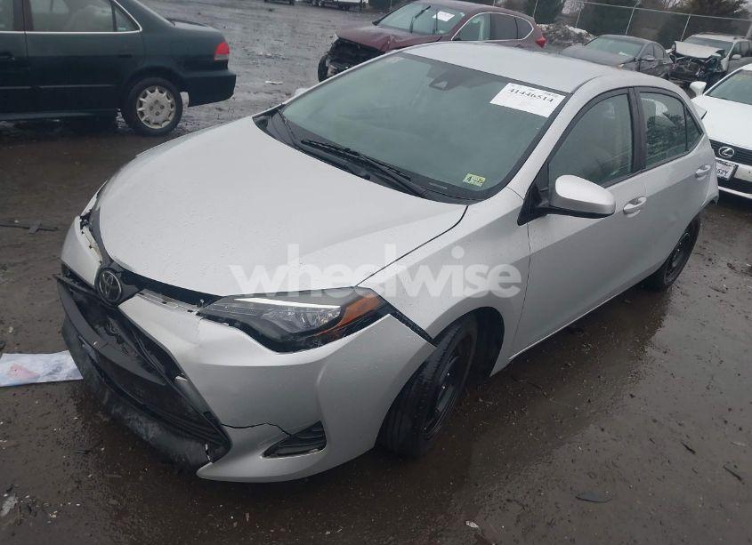 Photo 2 of 2019 Toyota Corolla LE (VIN 2T1BURHE4KC180397)