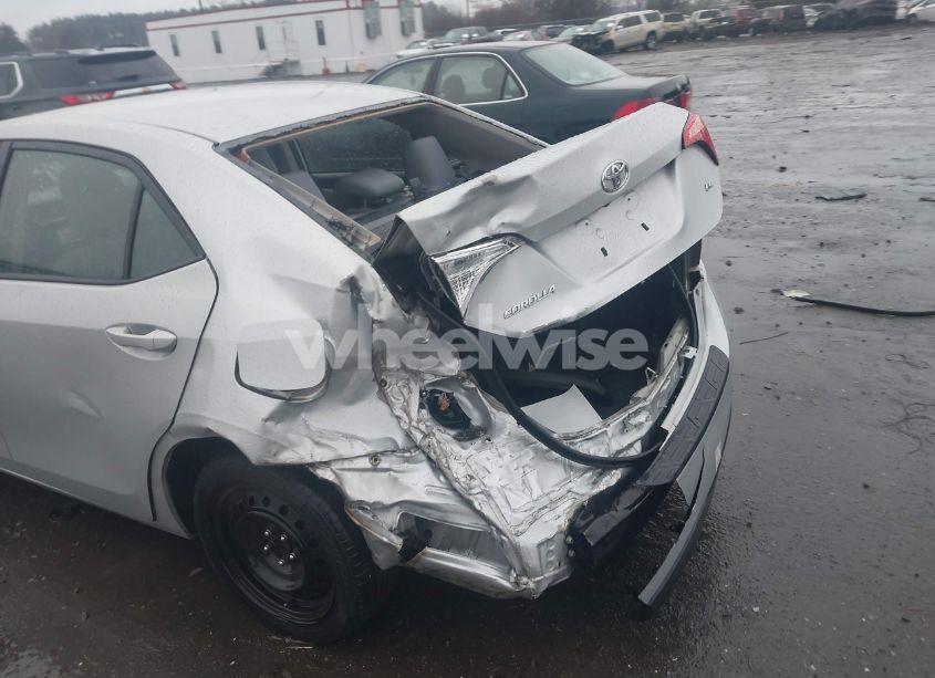 Photo 6 of 2019 Toyota Corolla LE (VIN 2T1BURHE4KC180397)