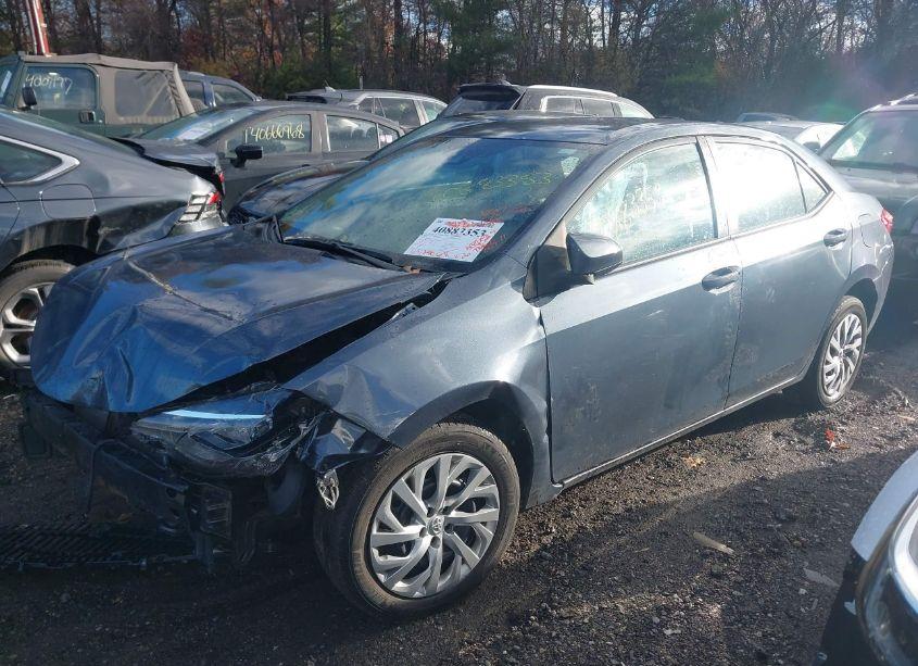 Photo 2 of 2019 Toyota Corolla LE (VIN 2T1BURHE4KC193781)