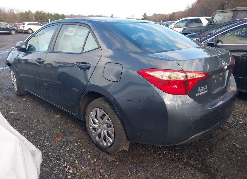 Photo 3 of 2019 Toyota Corolla LE (VIN 2T1BURHE4KC193781)