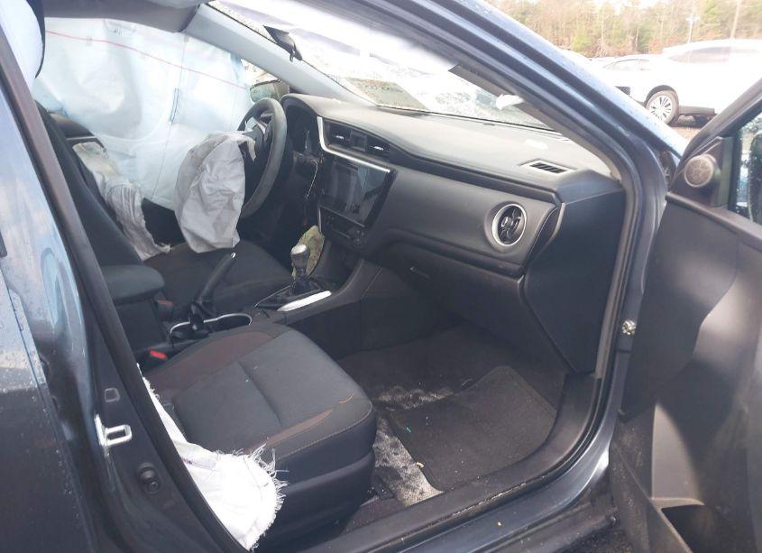 Photo 5 of 2019 Toyota Corolla LE (VIN 2T1BURHE4KC193781)