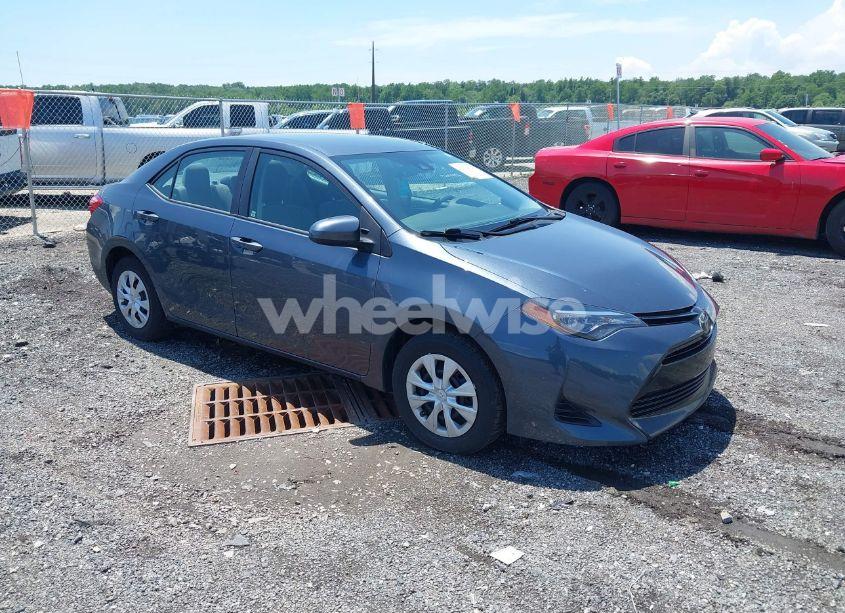 2019 Toyota Corolla L (VIN 2T1BURHE4KC195952) main photo