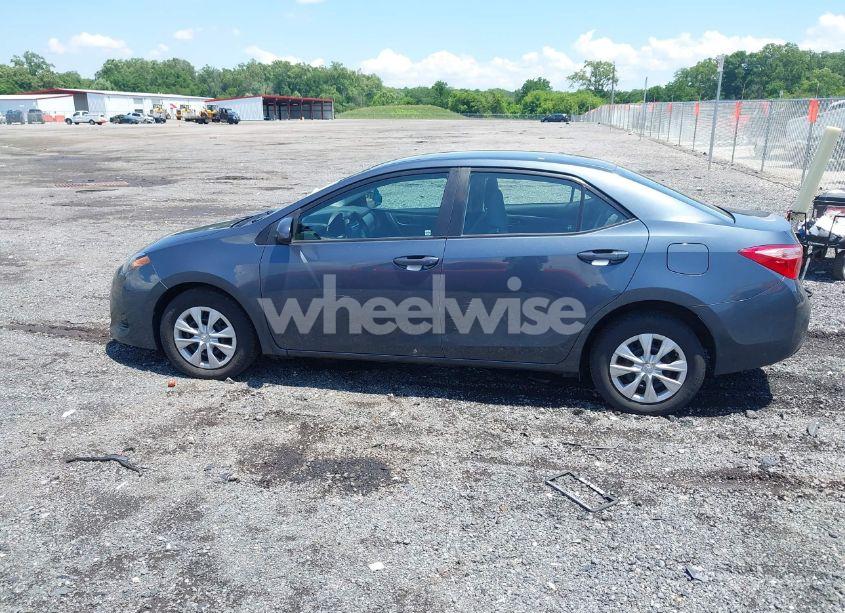 Photo 14 of 2019 Toyota Corolla L (VIN 2T1BURHE4KC195952)