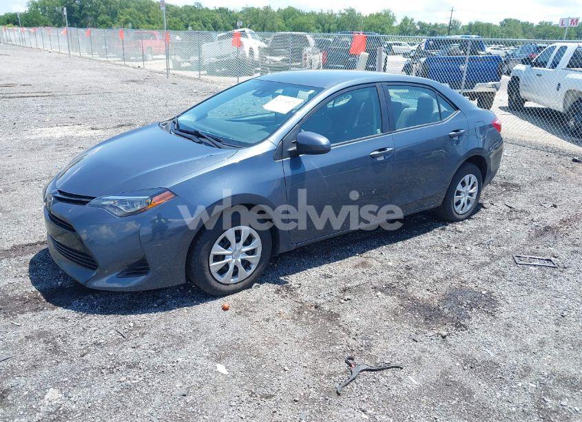 Photo 2 of 2019 Toyota Corolla L (VIN 2T1BURHE4KC195952)