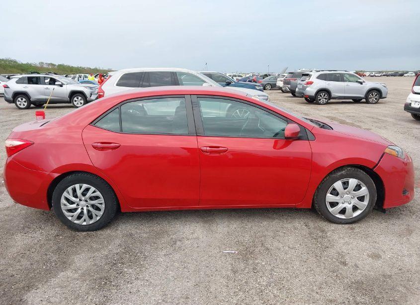 Photo 13 of 2019 Toyota Corolla LE (VIN 2T1BURHE4KC196082)