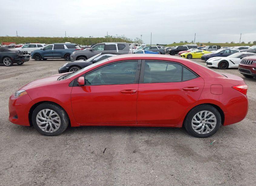 Photo 14 of 2019 Toyota Corolla LE (VIN 2T1BURHE4KC196082)