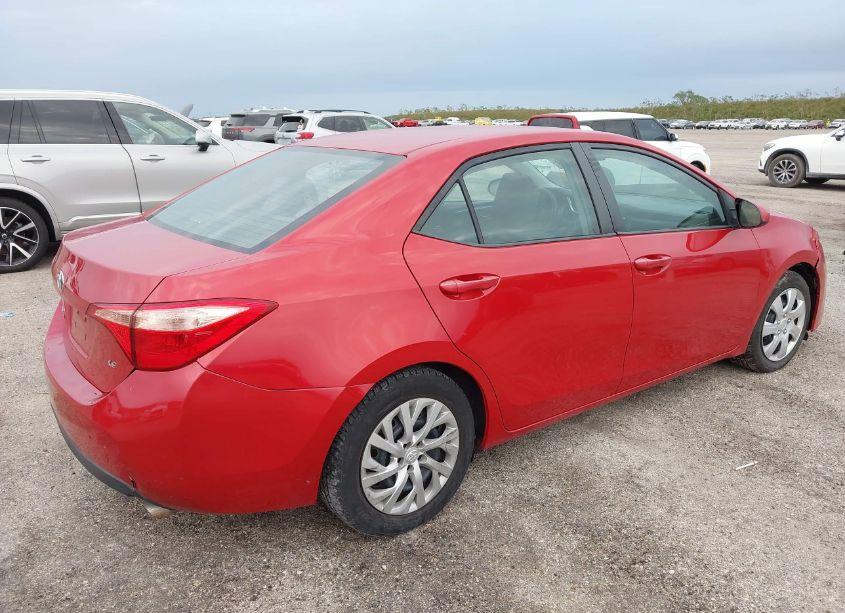 Photo 4 of 2019 Toyota Corolla LE (VIN 2T1BURHE4KC196082)