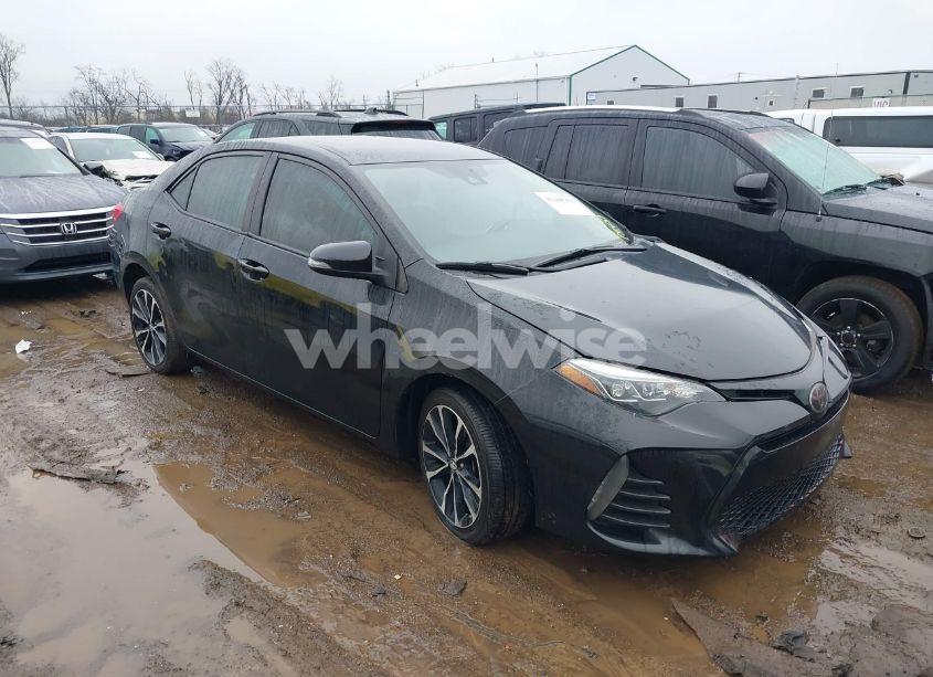 2019 Toyota Corolla SE (VIN 2T1BURHE4KC201801) main photo