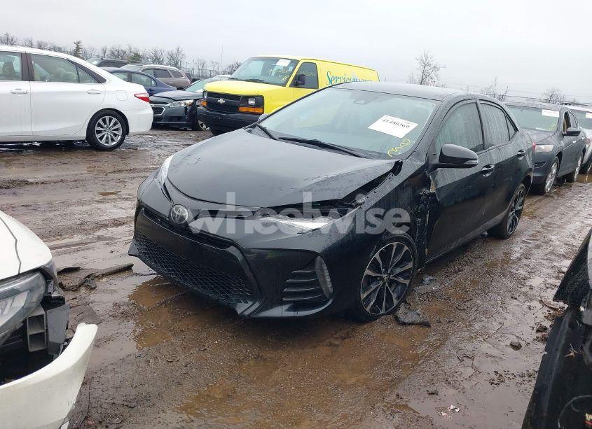 Photo 2 of 2019 Toyota Corolla SE (VIN 2T1BURHE4KC201801)