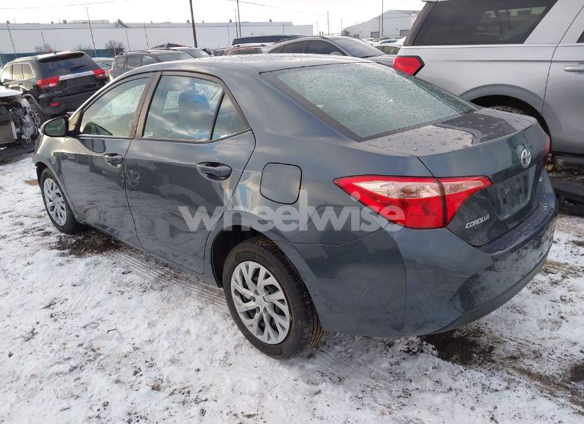 Photo 3 of 2019 Toyota Corolla LE (VIN 2T1BURHE4KC202446)