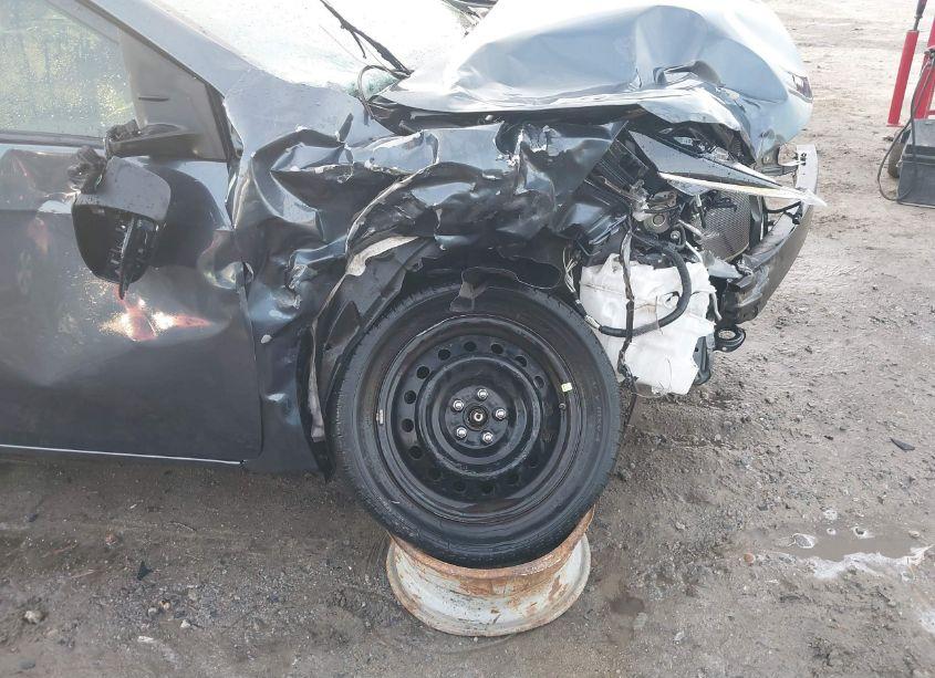 Photo 6 of 2019 Toyota Corolla LE (VIN 2T1BURHE4KC202785)