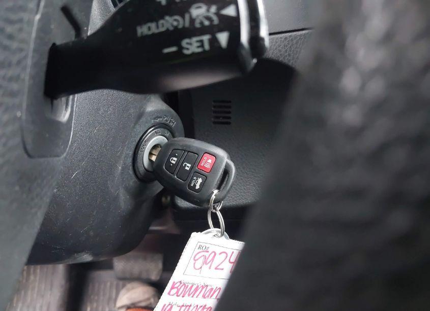 Photo 11 of 2019 Toyota Corolla LE (VIN 2T1BURHE4KC215066)