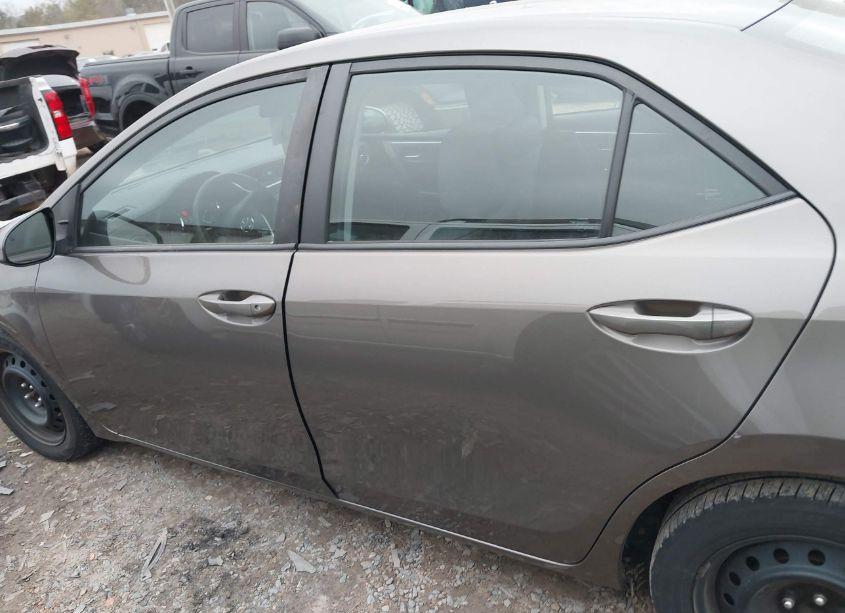 Photo 14 of 2019 Toyota Corolla LE (VIN 2T1BURHE4KC215066)