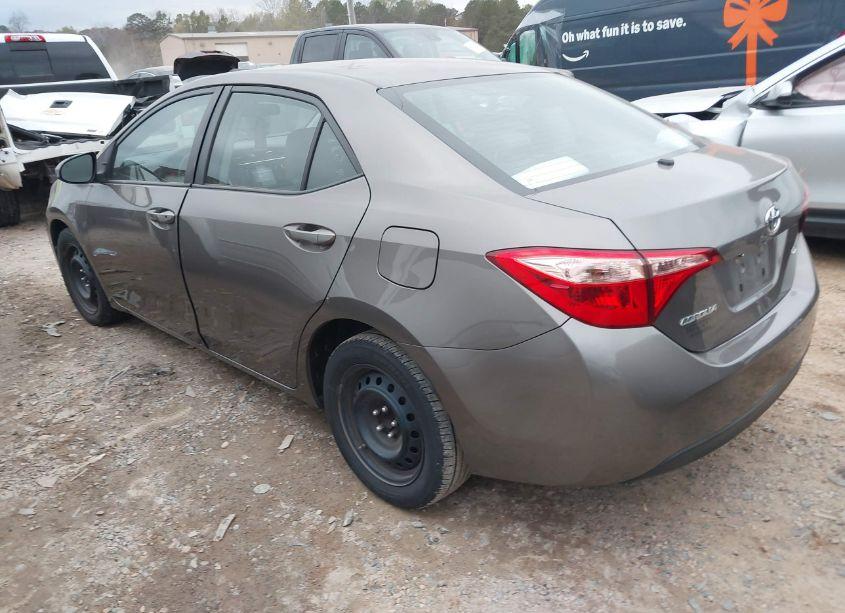 Photo 3 of 2019 Toyota Corolla LE (VIN 2T1BURHE4KC215066)