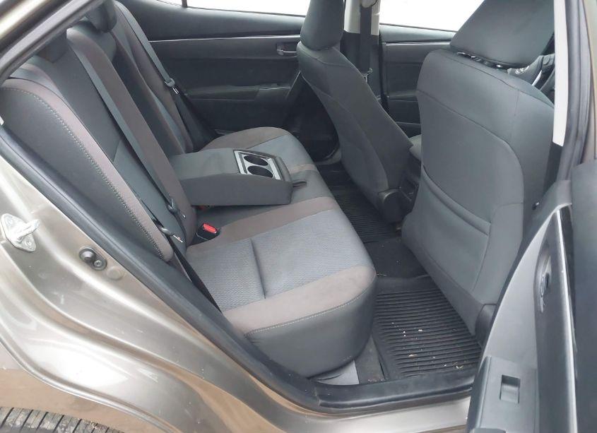 Photo 8 of 2019 Toyota Corolla LE (VIN 2T1BURHE4KC215066)