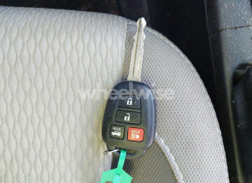 Photo 11 of 2019 Toyota Corolla LE (VIN 2T1BURHE4KC224124)