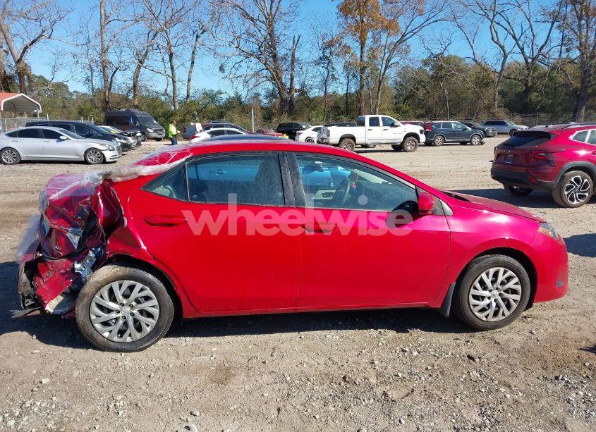 Photo 13 of 2019 Toyota Corolla LE (VIN 2T1BURHE4KC224124)