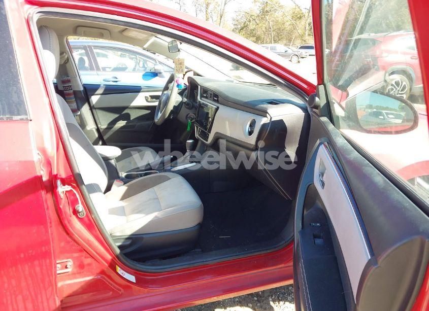 Photo 5 of 2019 Toyota Corolla LE (VIN 2T1BURHE4KC224124)