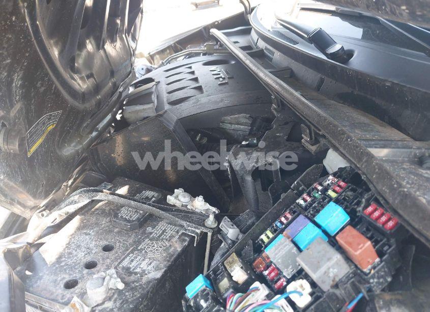 Photo 10 of 2019 Toyota Corolla LE (VIN 2T1BURHE4KC228304)