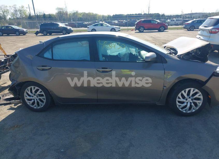 Photo 13 of 2019 Toyota Corolla LE (VIN 2T1BURHE4KC228304)