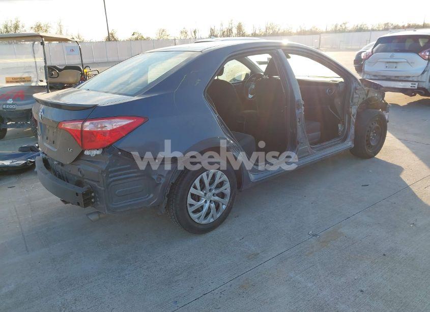 Photo 4 of 2019 Toyota Corolla LE (VIN 2T1BURHE4KC228674)