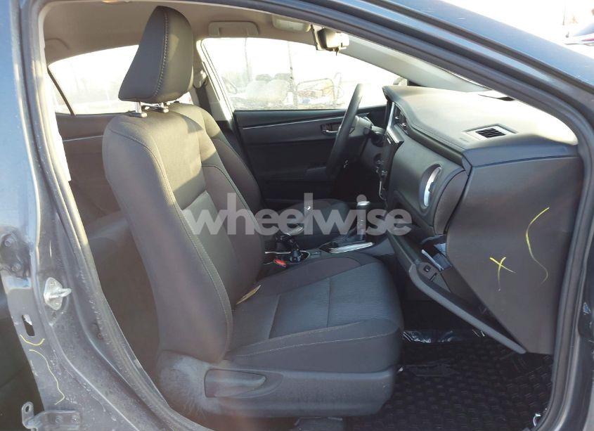 Photo 5 of 2019 Toyota Corolla LE (VIN 2T1BURHE4KC228674)