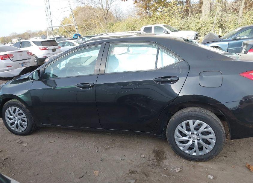 Photo 15 of 2019 Toyota Corolla LE (VIN 2T1BURHE4KC236113)