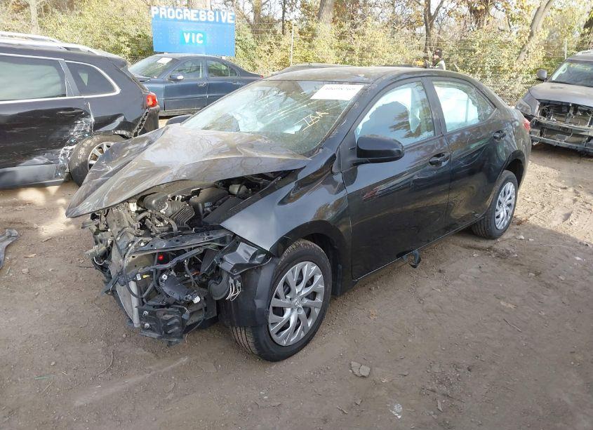 Photo 2 of 2019 Toyota Corolla LE (VIN 2T1BURHE4KC236113)
