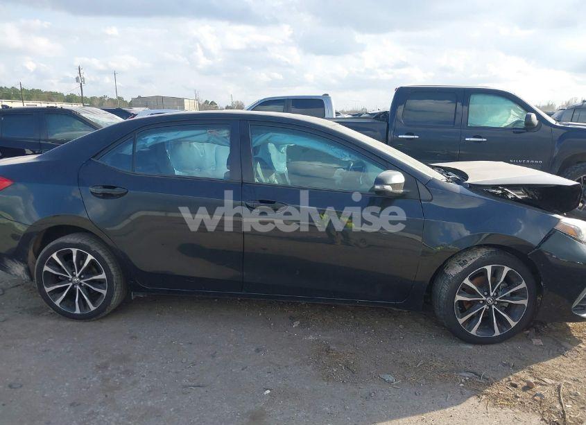 Photo 13 of 2019 Toyota Corolla SE (VIN 2T1BURHE4KC240520)