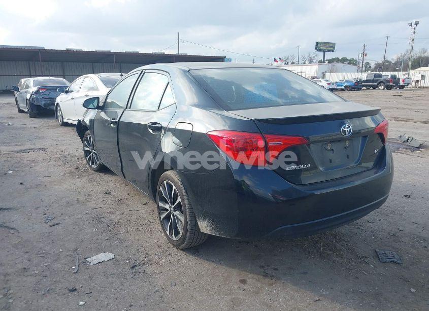 Photo 3 of 2019 Toyota Corolla SE (VIN 2T1BURHE4KC240520)