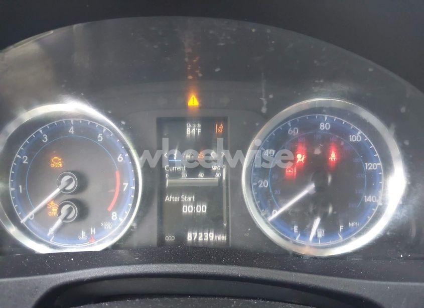 Photo 7 of 2019 Toyota Corolla SE (VIN 2T1BURHE4KC240520)