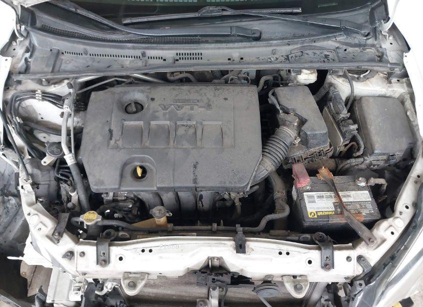 Photo 10 of 2014 Toyota Corolla LE (VIN 2T1BURHE5EC067045)