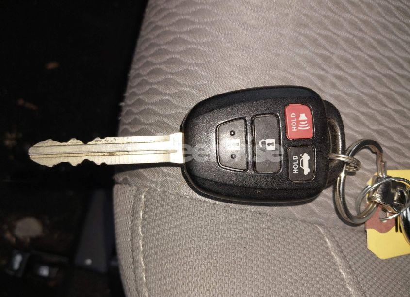 Photo 11 of 2014 Toyota Corolla LE (VIN 2T1BURHE5EC086906)