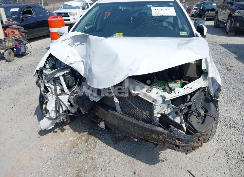 Photo 6 of 2014 Toyota Corolla LE PLUS (VIN 2T1BURHE5EC116101)