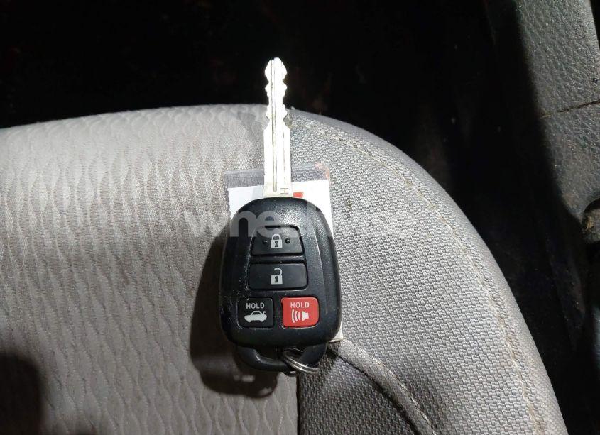 Photo 11 of 2014 Toyota Corolla LE (VIN 2T1BURHE5EC215484)