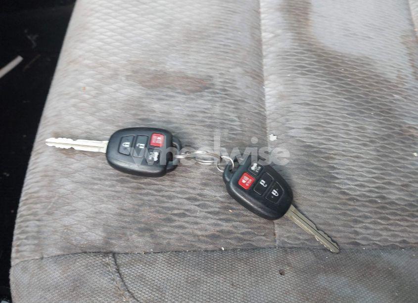 Photo 11 of 2015 Toyota Corolla LE (VIN 2T1BURHE5FC254206)