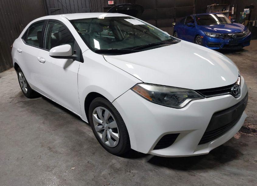 2015 Toyota Corolla LE (VIN 2T1BURHE5FC268591) main photo