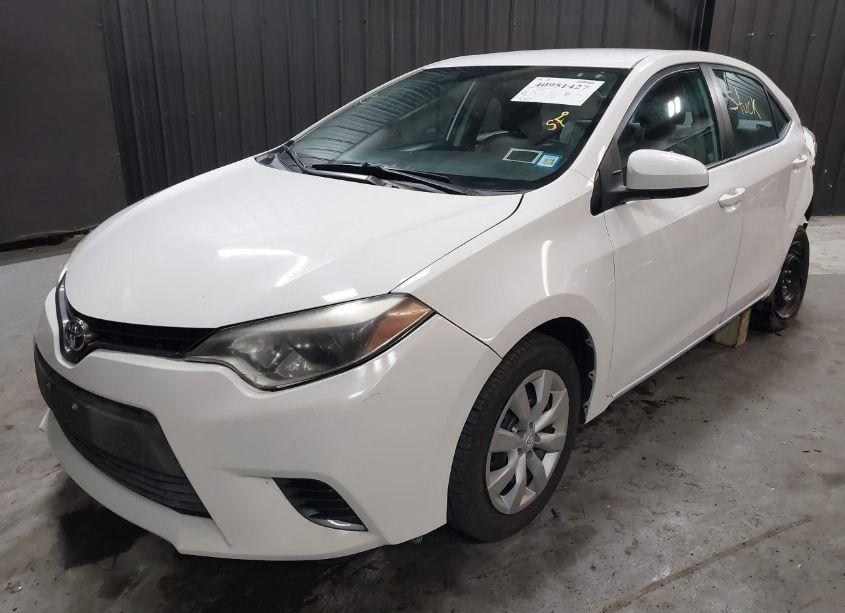 Photo 2 of 2015 Toyota Corolla LE (VIN 2T1BURHE5FC268591)