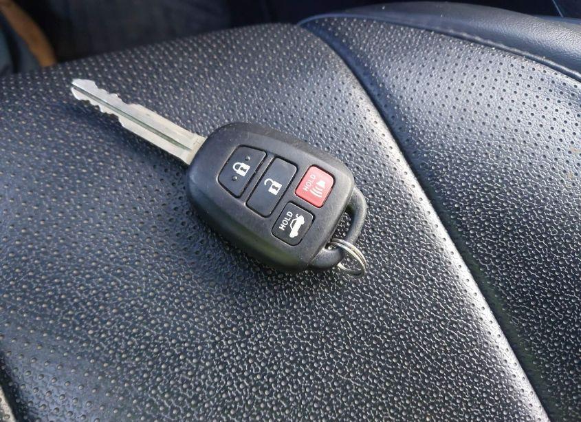 Photo 11 of 2015 Toyota Corolla LE (VIN 2T1BURHE5FC274102)