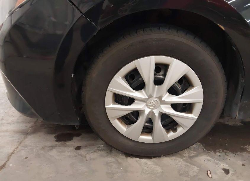 Photo 12 of 2015 Toyota Corolla L (VIN 2T1BURHE5FC307597)