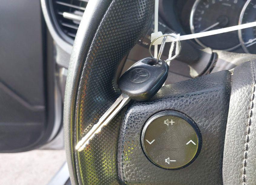 Photo 11 of 2015 Toyota Corolla L (VIN 2T1BURHE5FC372417)