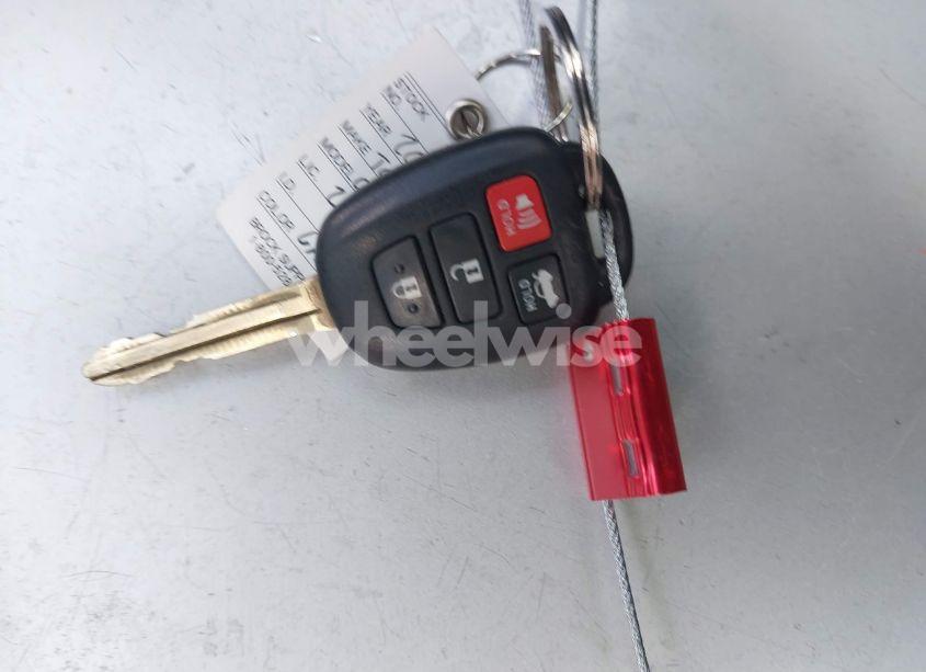 Photo 11 of 2015 Toyota Corolla LE (VIN 2T1BURHE5FC385667)