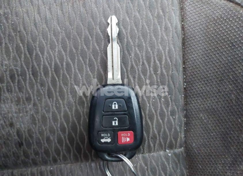 Photo 11 of 2015 Toyota Corolla LE (VIN 2T1BURHE5FC391503)